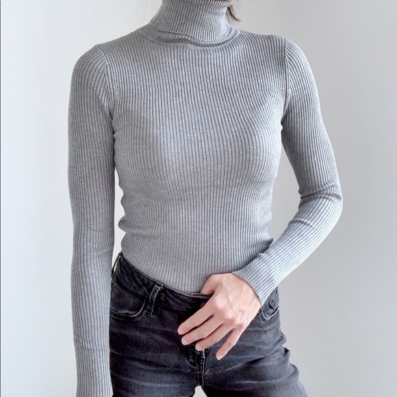 LIGHT GRAY SLIM FIT TURTLENECK TOP - Picture 3 of 9